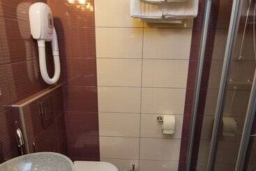 پانسیون Log In Rooms