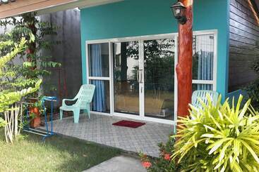 پانسیون Lucky Bungalow