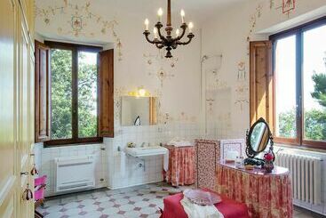 پانسیون Villa Giulia