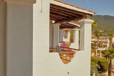 Petunia Ibiza, A Beaumier