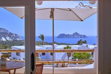 Petunia Ibiza, A Beaumier