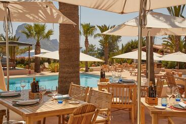 Petunia Ibiza, A Beaumier