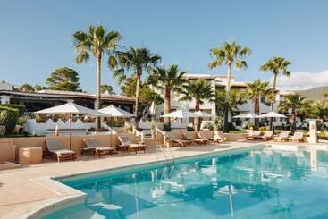 Petunia Ibiza, A Beaumier - Cala d'Hort