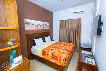 Wakola Hotel Cheikh Anta Diop