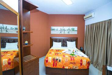 Wakola Hotel Cheikh Anta Diop