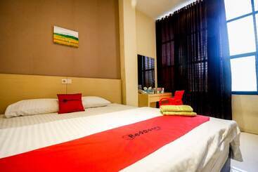هتل Reddoorz Near Pasar Tarapung Siring Banjarmasin