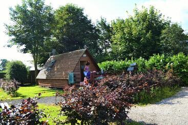 هتل Royal Umpire Caravan Park