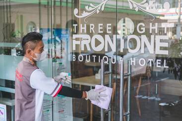 هتل Three Eight Front One Boutique Batu Malang