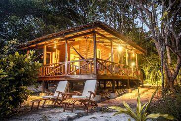 پانسیون Boulder Bay Eco Resort   Nga Khin Nyo Gyee Island