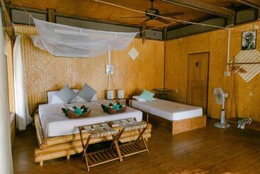 پانسیون Boulder Bay Eco Resort   Nga Khin Nyo Gyee Island