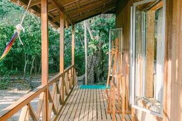 پانسیون Boulder Bay Eco Resort   Nga Khin Nyo Gyee Island