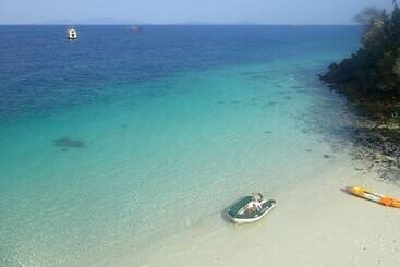 پانسیون Boulder Bay Eco Resort Nga Khin Nyo Gyee Island