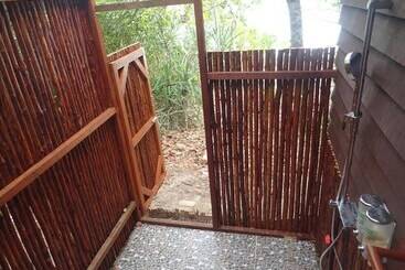 پانسیون Boulder Bay Eco Resort   Nga Khin Nyo Gyee Island