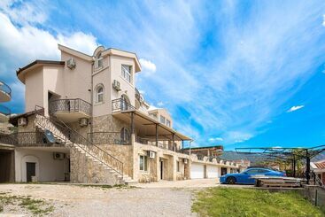Adriatic Hill Apartments