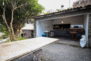 Gouveia Cottage By Analodges