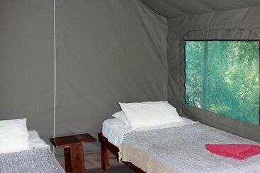 هتل Caprivi Mutoya Lodge And Campsite