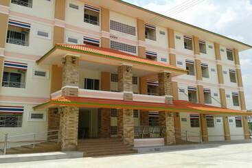 هتل Chalerm Lak Mansion