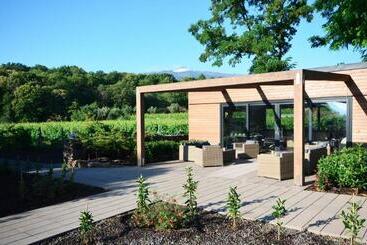 هتل Firriato Hospitality Cavanera Etnea Resort & Wine Experience
