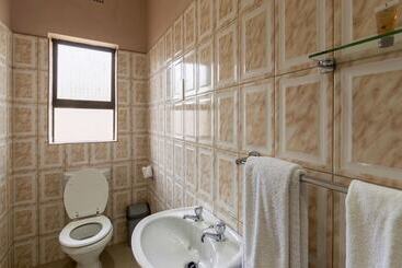 هتل Premier Guest Lodge