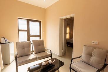 هتل Premier Guest Lodge