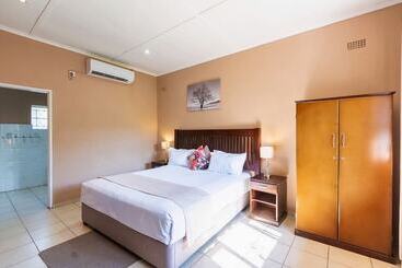 هتل Premier Guest Lodge