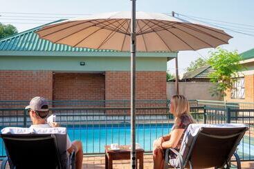 هتل Premier Guest Lodge
