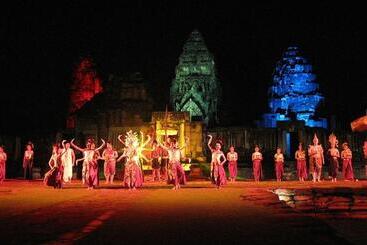 هتل R.m. Mansion Surin
