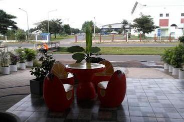 هتل R.m. Mansion Surin