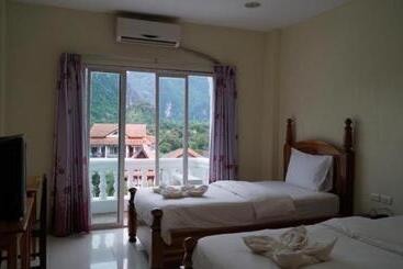 هتل Roung Nakhone Vang Vieng