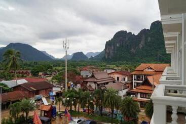 هتل Roung Nakhone Vang Vieng