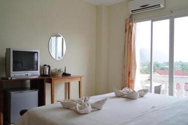 هتل Roung Nakhone Vang Vieng