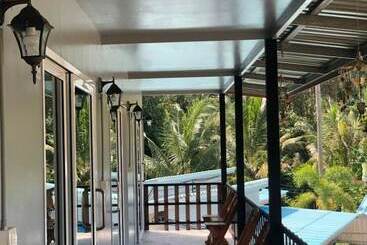هتل Smile Resort Koh Mook