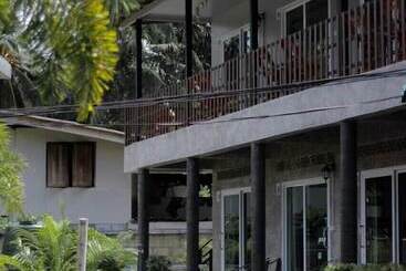 هتل Smile Resort Koh Mook