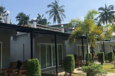 هتل Smile Resort Koh Mook