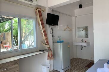 هتل Smile Resort Koh Mook