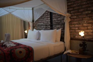 هتل Taman Nauli Boutique Rooms