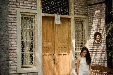 هتل Taman Nauli Boutique Rooms