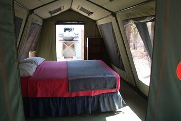 هتل Warthogs Safari Camp
