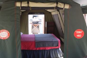 هتل Warthogs Safari Camp