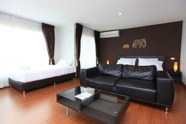 هتل Zzz Crest Chiang Mai