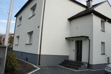 پانسیون 7th Room Guest House