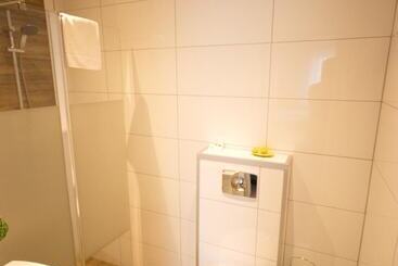 پانسیون 7th Room Guest House