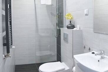 پانسیون 7th Room Guest House