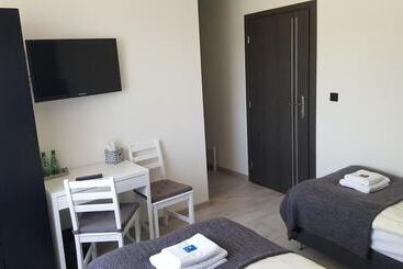 پانسیون 7th Room Guest House