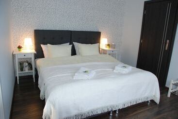 پانسیون 7th Room Guest House