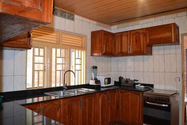 پانسیون Keva Guest House