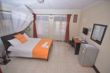 پانسیون Mission Guest House