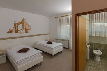 پانسیون Rooms Pleška Zagreb Airport