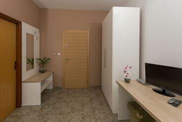 پانسیون Rooms Pleška Zagreb Airport