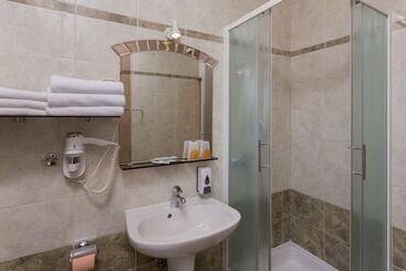 پانسیون Rooms Pleška Zagreb Airport